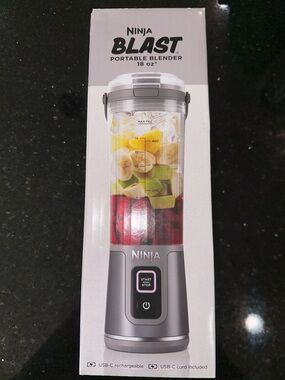 Ninja Blast portable blender 18 oz brand new in box sealed